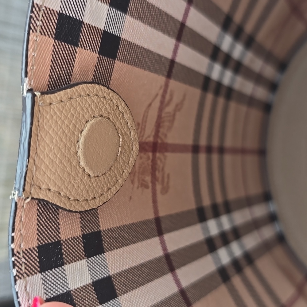 Burberry Haymarket Check Colours Small Lorne Bucket Bag Leather - Picture 5 of 15